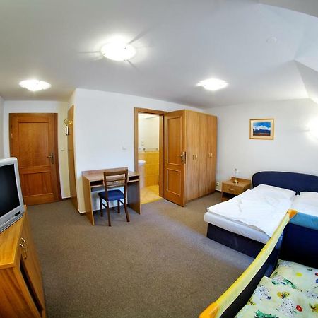 Kastiel Lucivna Hotel Екстериор снимка