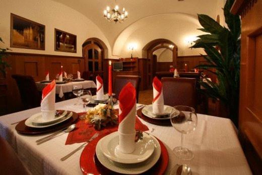 Kastiel Lucivna Hotel Екстериор снимка