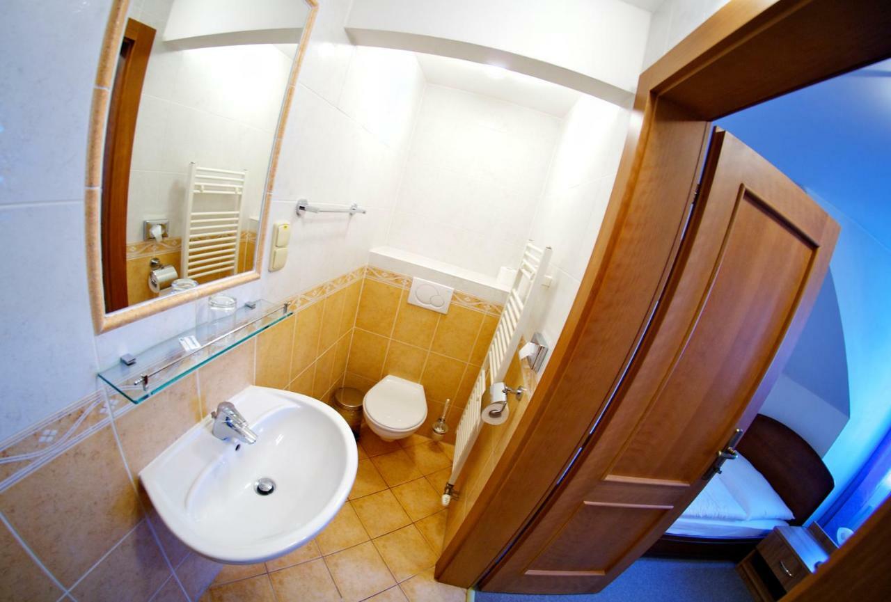 Kastiel Lucivna Hotel Екстериор снимка